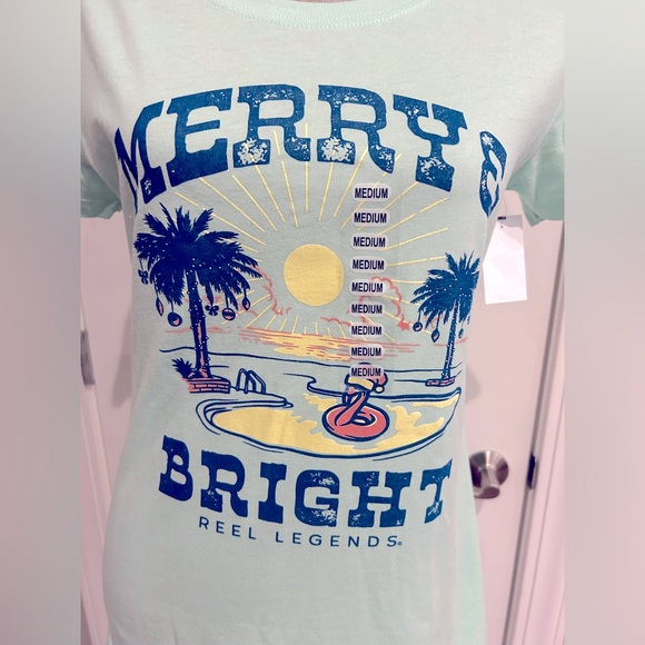 NWT! Reel Legends Women’s “Merry & Bright” Green Short Sleeve T-Shirt Size M - Picture 4 of 9